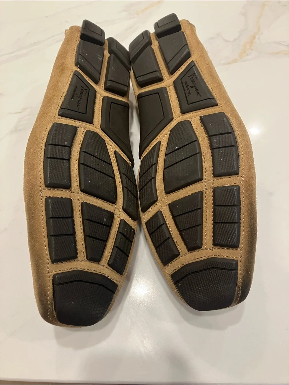 Ferragamo Men's Driving Moccasin Tan Suede w/ Silver Tone Accents Sz 8D - EUC